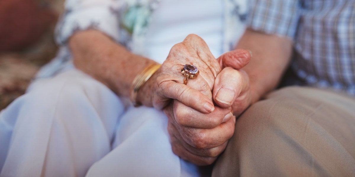 Emotional Video Captures 90-Year-Old Woman Reuniting With Her Husband Of 67 Years After Surviving Coronavirus Emotional Video Captures 90-Year-Old Woman Reuniting With Her Husband Of 67 Years After Surviving Coronavirus