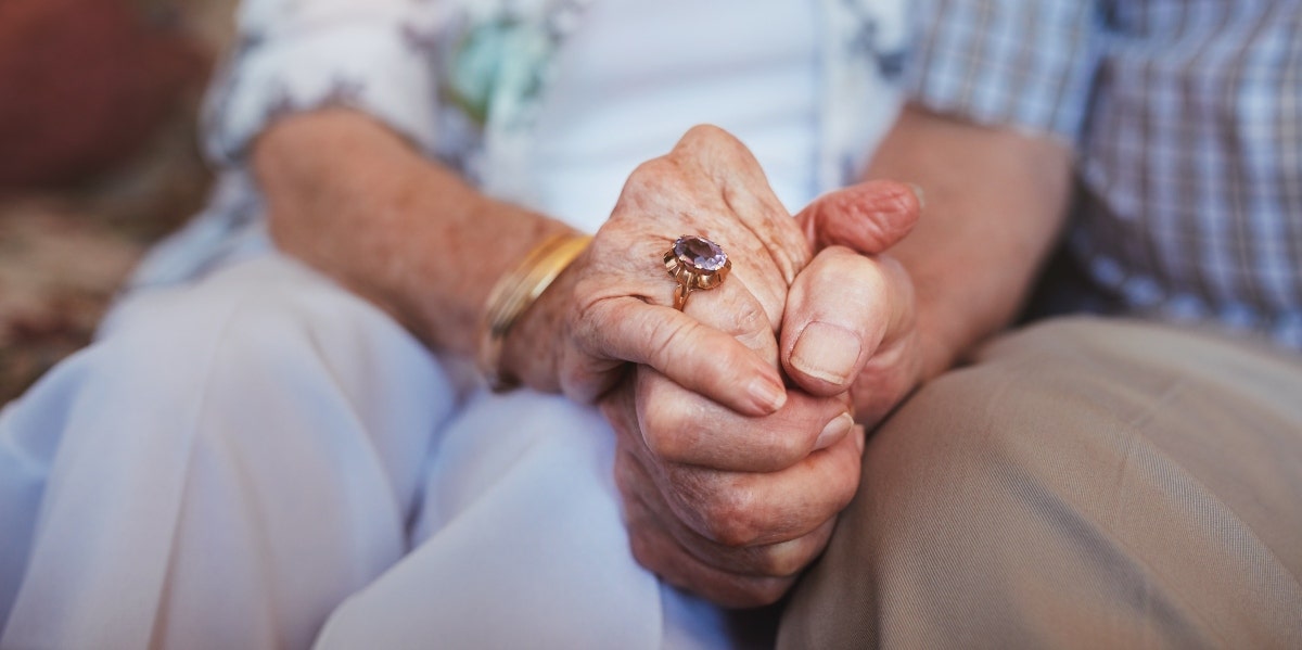 Emotional Video Captures 90-Year-Old Woman Reuniting With Her Husband Of 67 Years After Surviving Coronavirus