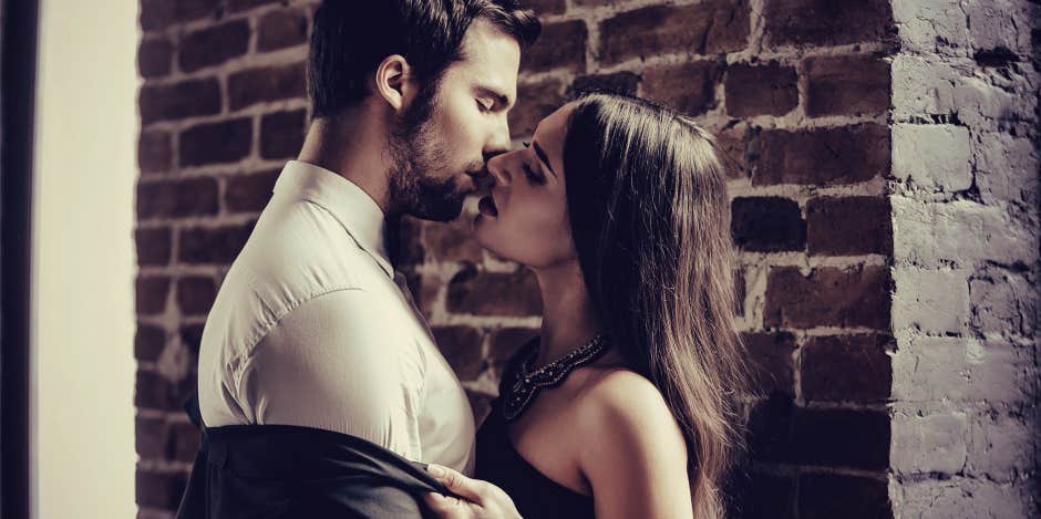 What Your Hands Reveal About Your 'Fatal Attraction' & Love Compatibility In Relationships, According To Palm Reading Lines What Your Hands Reveal About Your 'Fatal Attraction' & Love Compatibility In Relationships, According To Palm Reading Lines