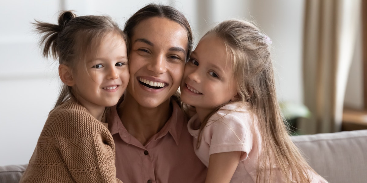 mom and daughters