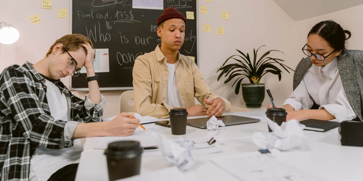 Woman Fires Back At Coworker Who Demanded She 'Cover Up' Her Shoulders While At Work People at work in office