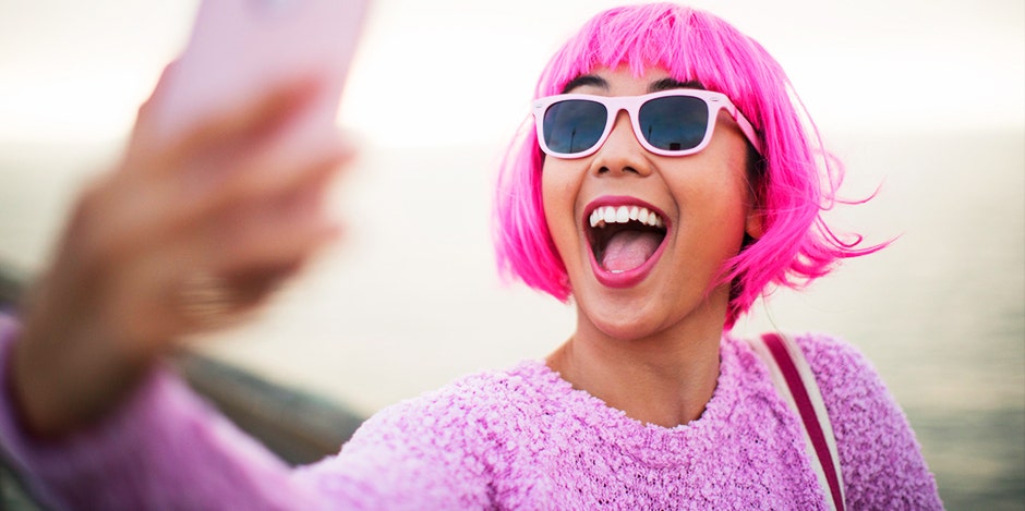 5 Reasons Why Talking On The Phone Is Better For Your Relationship Than Texting 5 Reasons Why Talking On The Phone Is Better For Your Relationship Than Texting