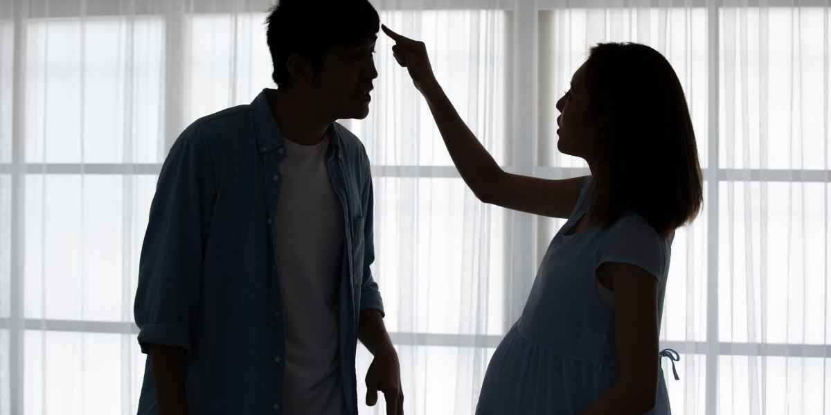 Pregnant Woman Keeps Her Distance From Unvaccinated In-Laws After They Claimed To Be Vaccinated pregnant woman fight with husband because of unvaccinated in-laws