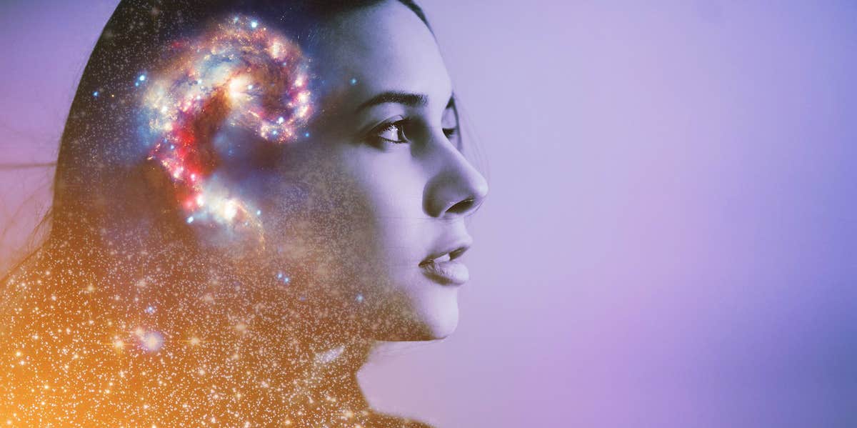 8 Signs You're A Psychic Empath & What It Means psychic woman