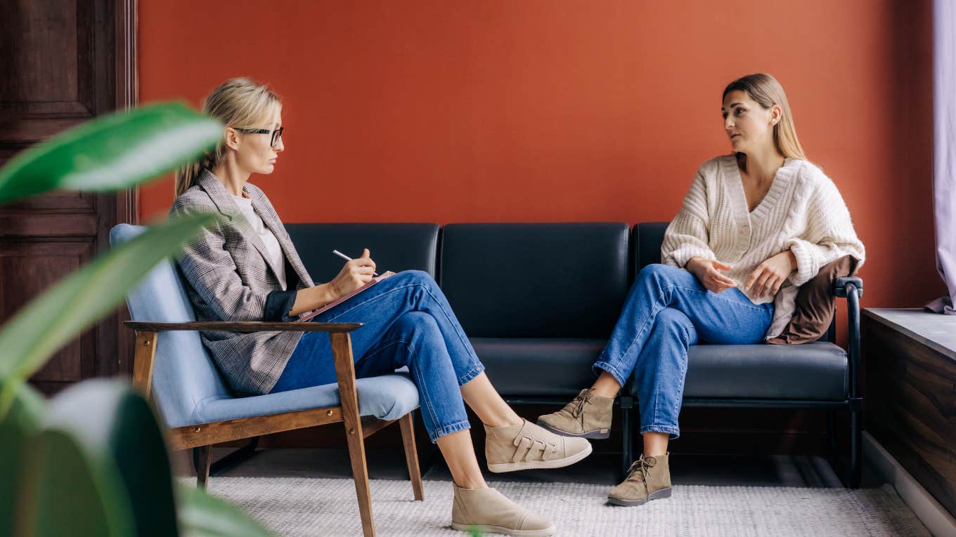 psychotherapist interviews and consults the patient during the session.