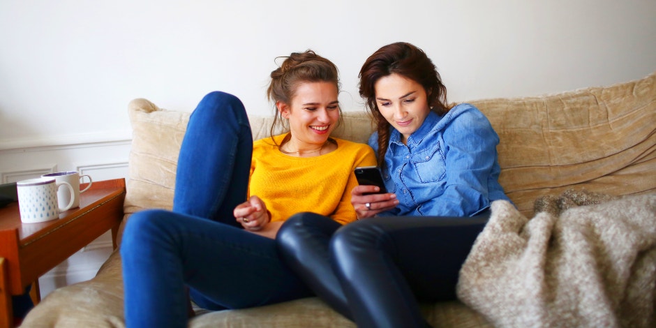 Why You Should Reconnect With Old Friends While Social Distancing Why You Should Reconnect With Old Friends While Social Distancing