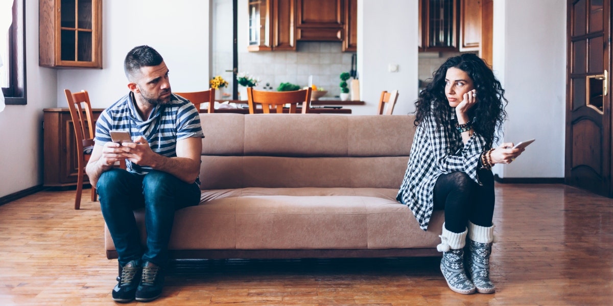 red flags in a new relationship couple seeing red flags
