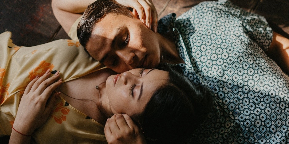 What Causes Relationship Anxiety & How To Manage The Stress That Comes With New Love What Causes Relationship Anxiety & How To Manage The Stress That Comes With New Love
