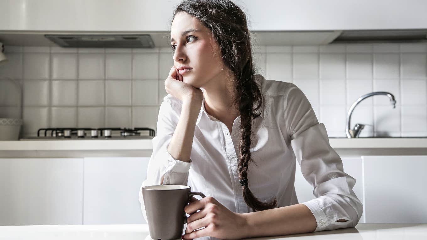 3 Zodiac Signs With Rough Horoscopes For November 21, 2023 woman looking lost