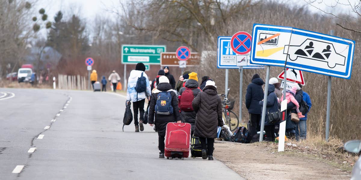 Ukrainians leaving amid Russian invasion