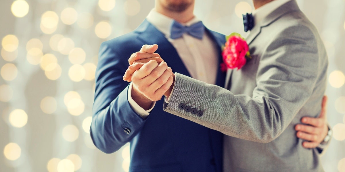 30,000 People Volunteer To Act As Stand In Parents For LGBTQ+ Couples Whose Family Disowned Them For Getting Married same sex couple holding hands