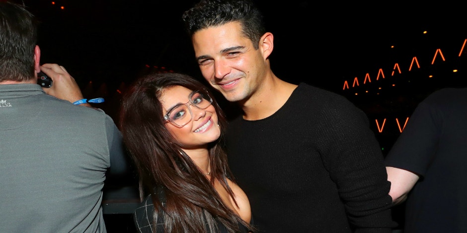 Are Sarah Hyland & Wells Adams Getting Married? Timeline Of Their Relationship, Engagement & Wedding Plans Are Sarah Hyland & Wells Adams Getting Married? Timeline Of Their Relationship, Engagement & Wedding Plans