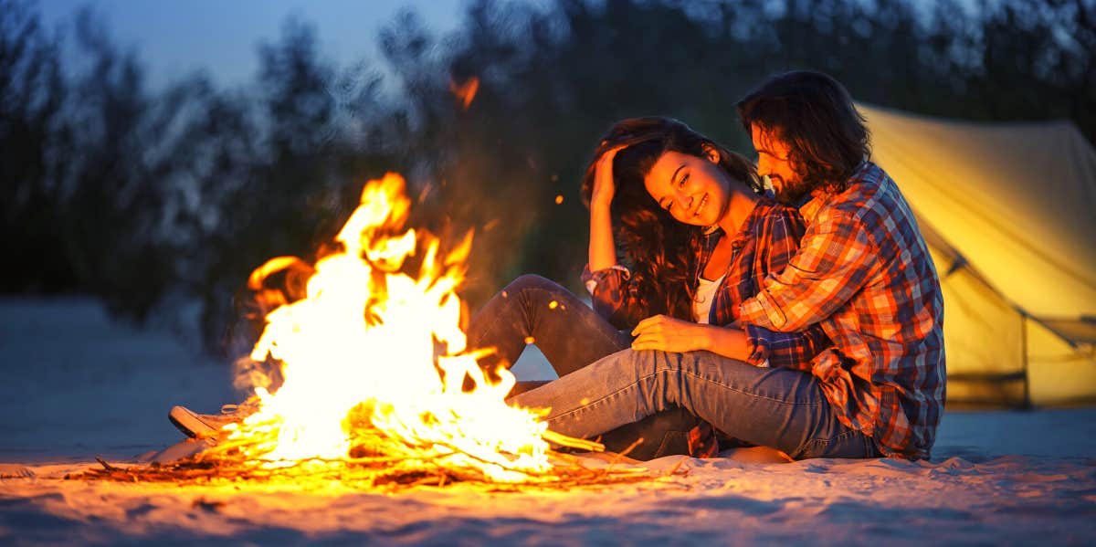 I Had Sex While Camping Outdoors And You Seriously Need To Try It couple camping