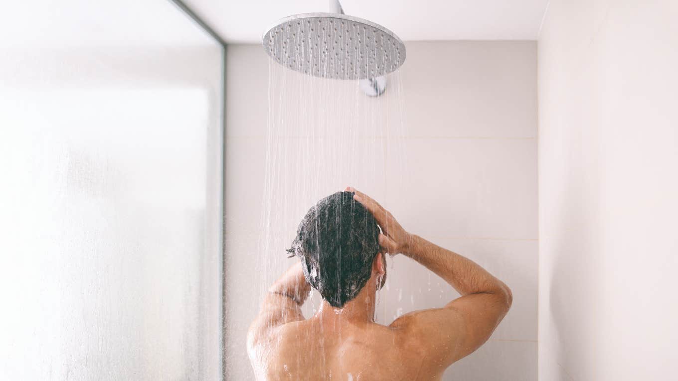 The Shower Debates Rage On: The Direction You Stand In The Shower Has The Internet Divided Man in the shower facing the shower head