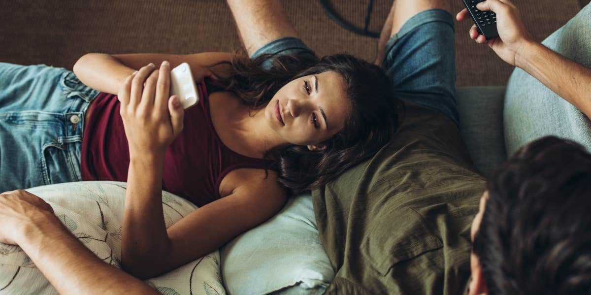 5 Signs He's Seriously Controlling You — And You Don't Even Know It