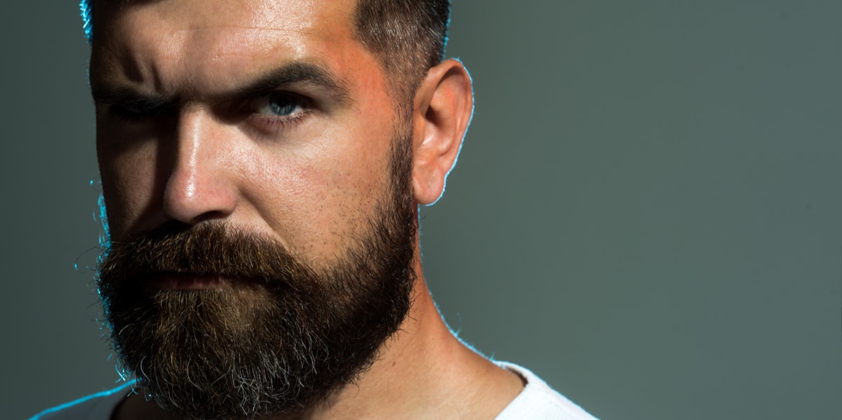 15 Signs You're Dating A Misogynistic Man angry looking man