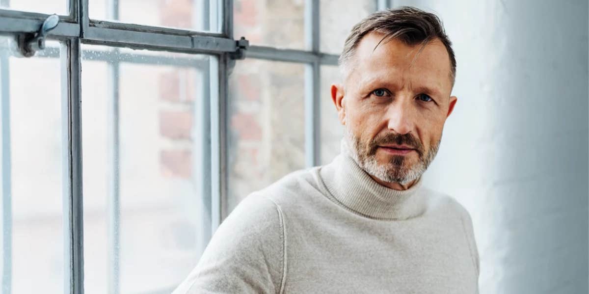 27 Signs Of A Bad Therapist And What To Do Next man with a turtleneck