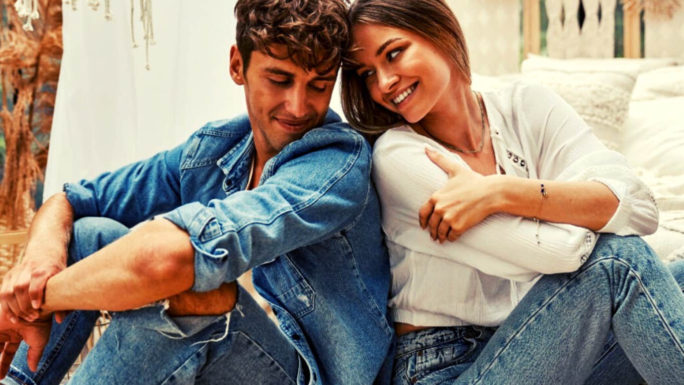 Signs She Wants You To Make A Move And 5 Signs She Doesn’t woman flirting with man trying to show him she wants him to make the first move