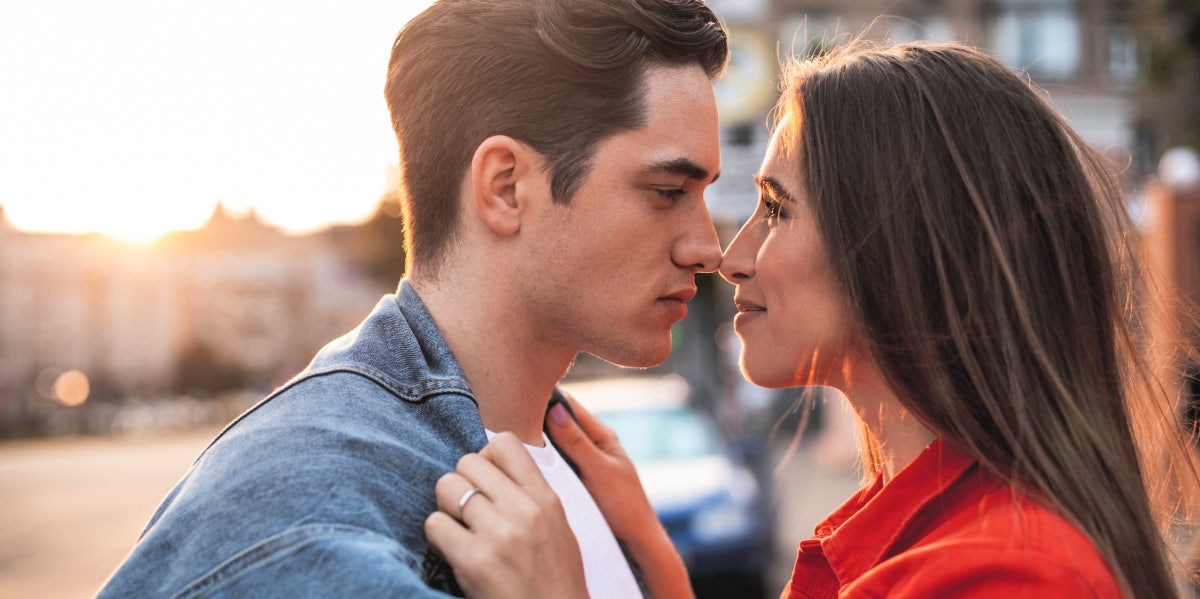 9 Signs Someone Is Lying To You, According To A Former FBI Agent 9 Signs Someone Is Lying To You, According To A Former FBI Agent