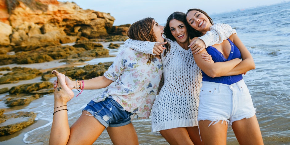9 Undeniable Signs You Have A Superficial Friendship That Won't Last