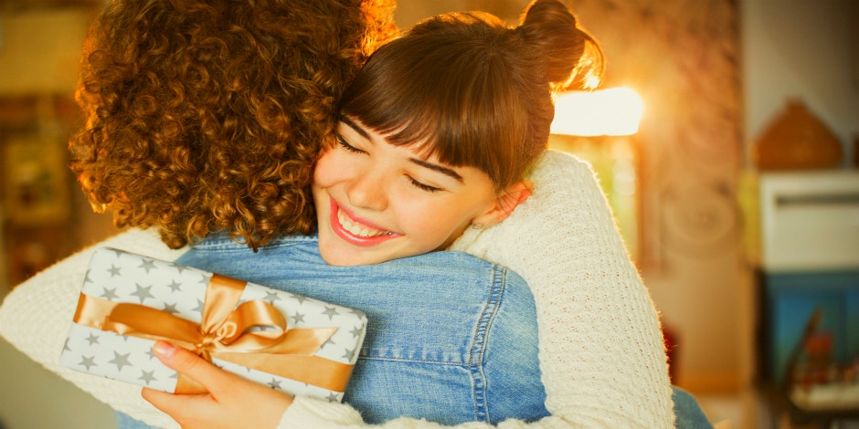 6 Simple Rules For Unloading Clutter Onto Friends & Family 6 Simple Rules For Unloading Clutter Onto Friends & Family