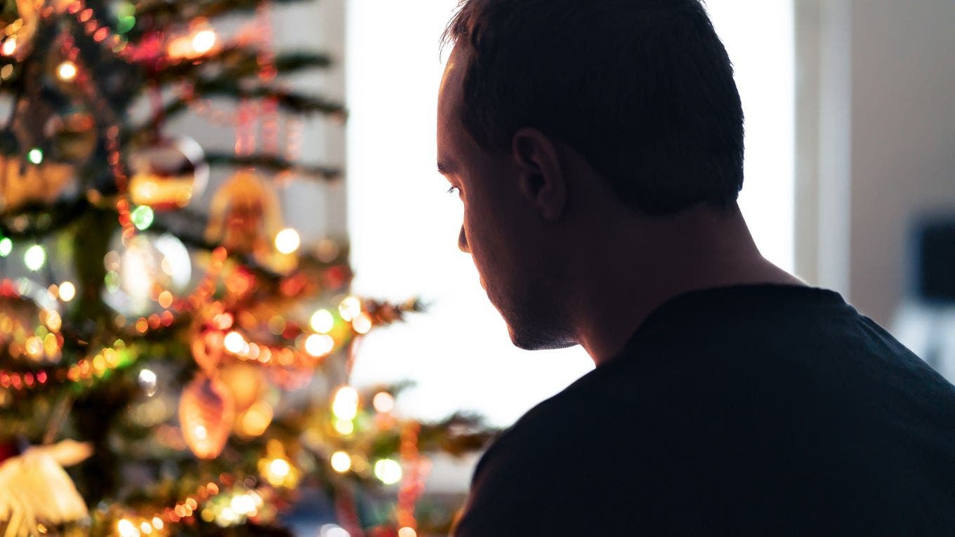 Little Girl Worried Her Dad Is Too Broke For Christmas single dad distraught because his daughter is worried her dad is too broke for christmas