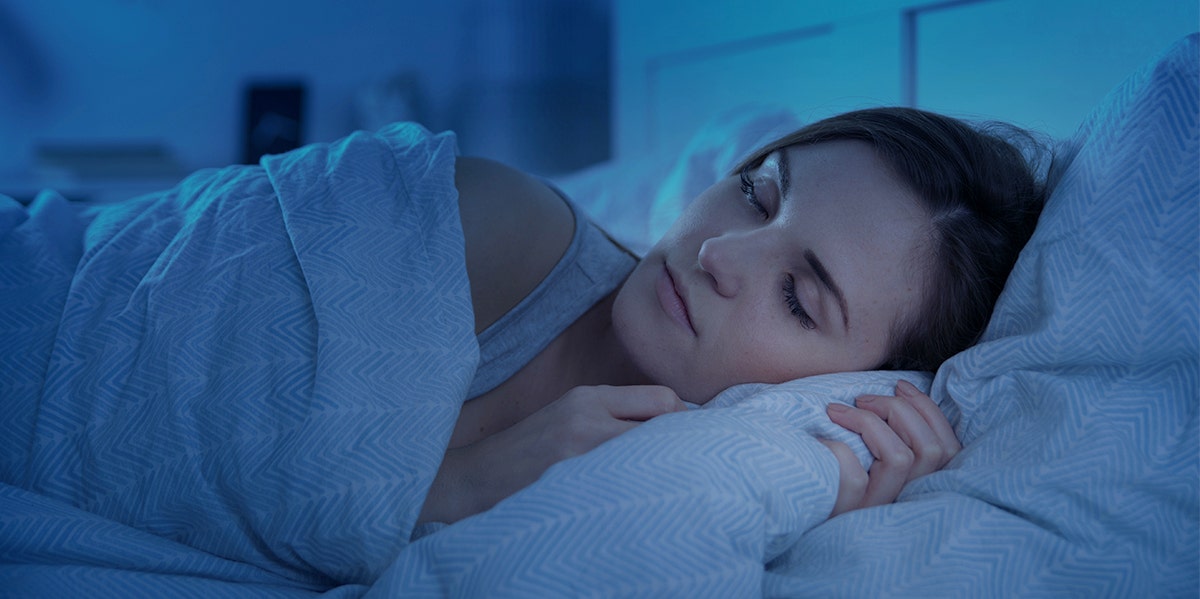 woman sleeps on left side of body should you sleep on right or left side at night