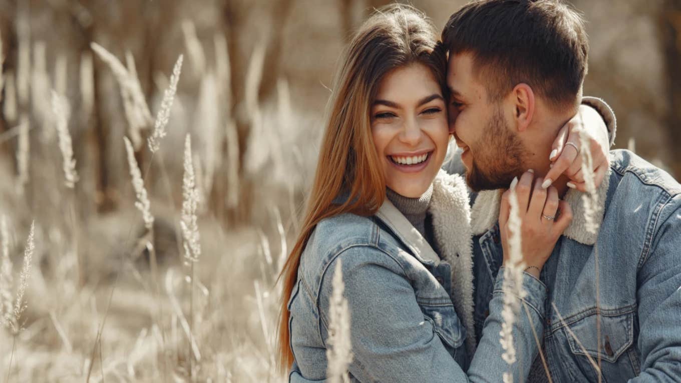 9 Small, Meaningful Signs A Man Is Truly Committed To You happy couple