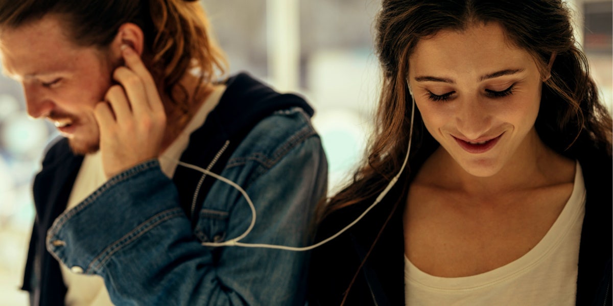 best friends in love listening to music