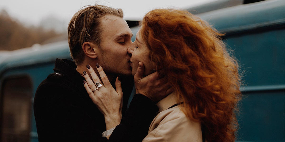 The 2 Most Important Questions To Find Out If Your Soulmate Is 'The One' couple kissing