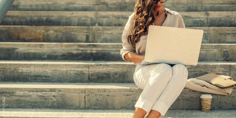 girl on laptop