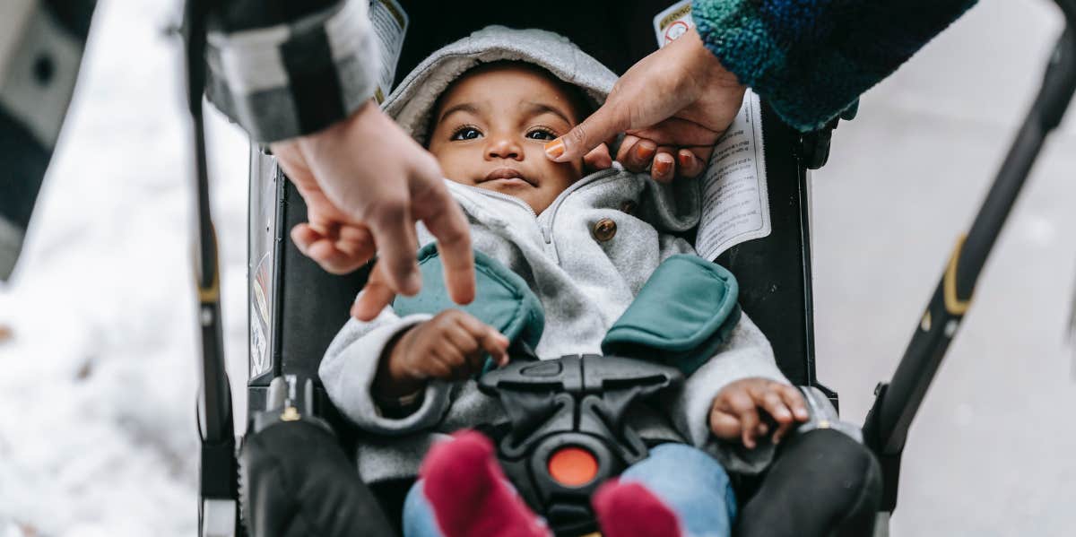 mom knocked strangers hand away after she tickled baby toes without permission mom knocked strangers hand away after she tickled baby toes without permission