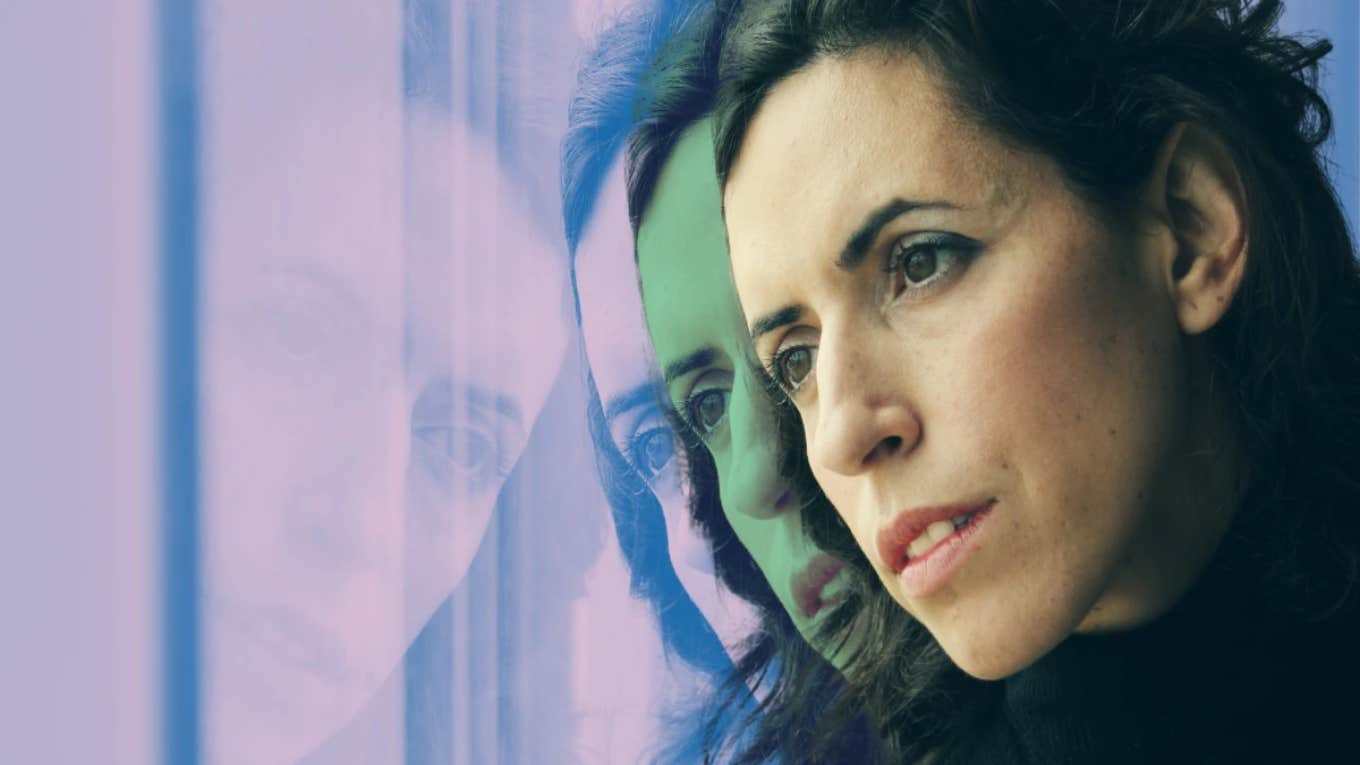 13 Struggles Adult Children Of Alcoholics Face Long After They Leave Home woman thinking
