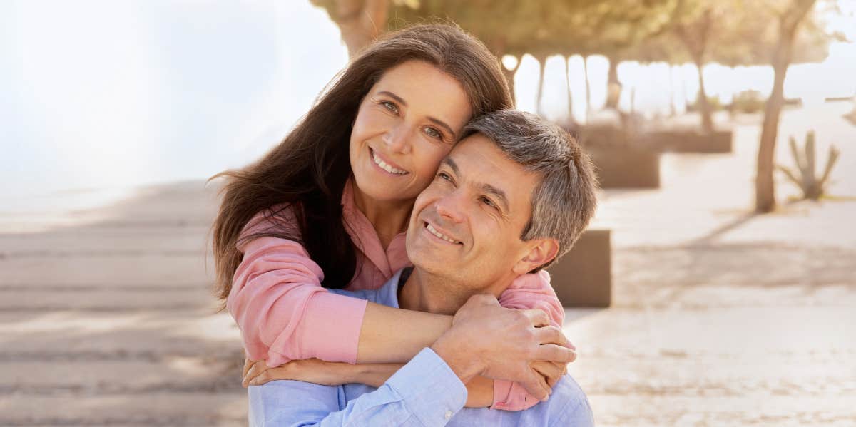 People Who Marry After This Age More Likely To Get Divorced, According To Research couple hugging
