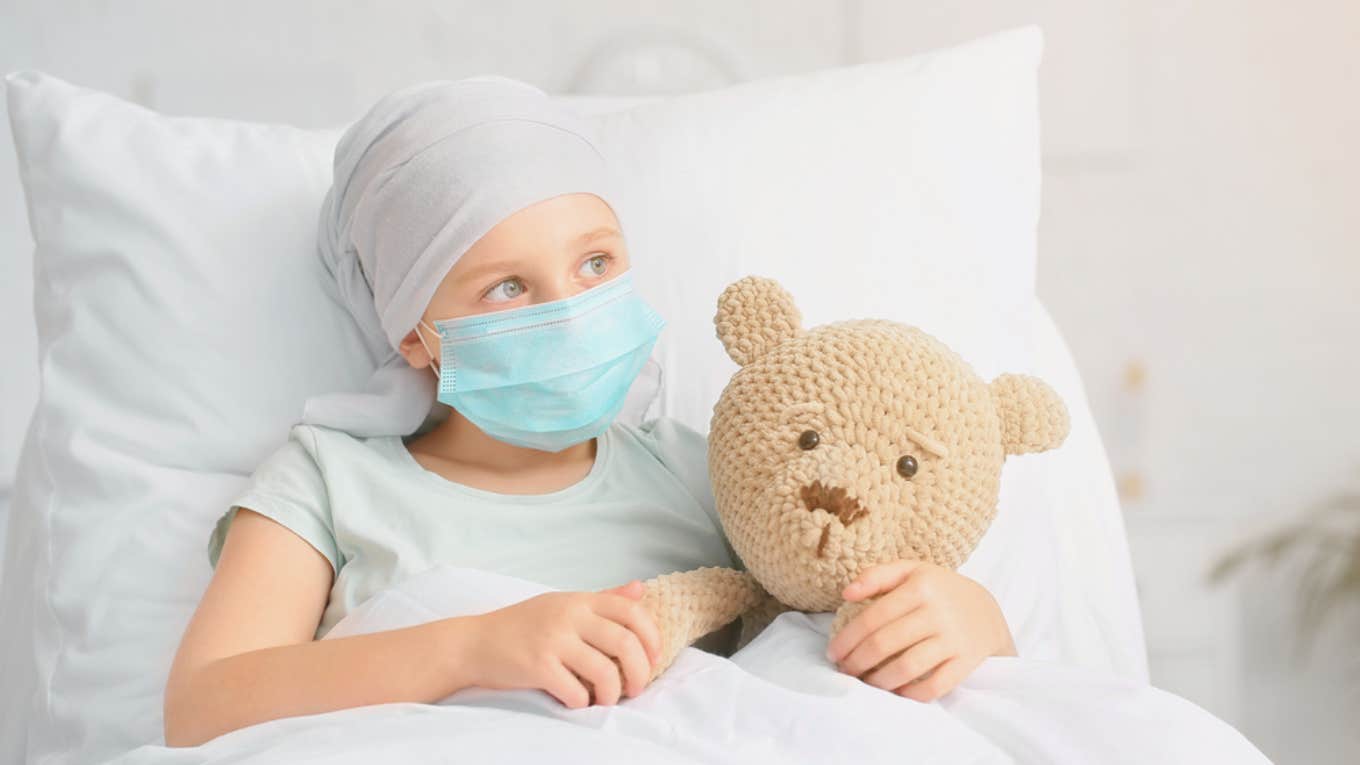 Teacher Tells Mother That She Cannot Give Her Daughter Special Treatment While She's Going Through Chemo daughter, chemo, teacher, school