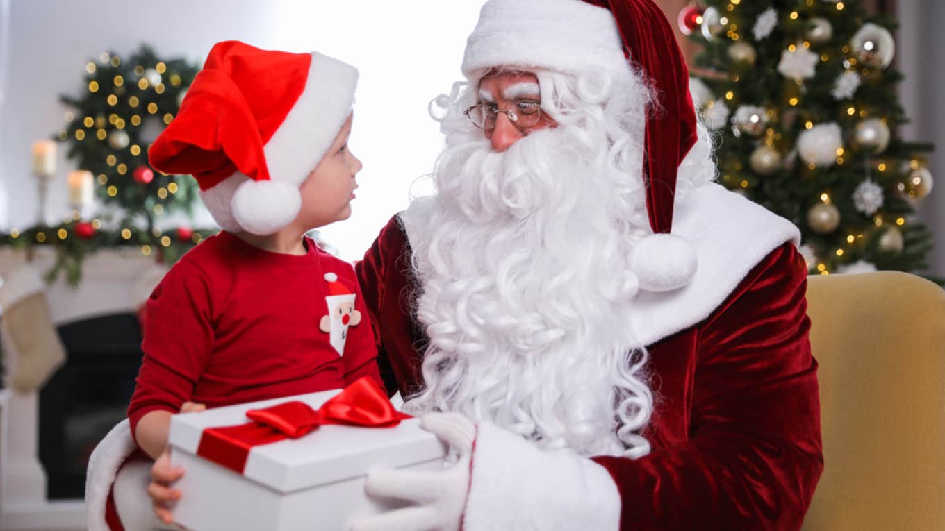 Santa Claus Was Called To The Bedside Of A Terminally Ill Boy Who Granted Him His Final Wish little boy, sick, Santa Claus, christmas