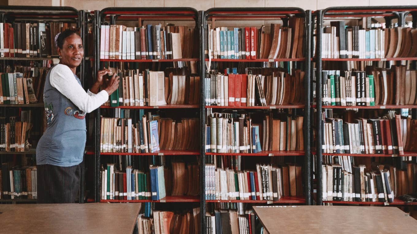 woman at library 