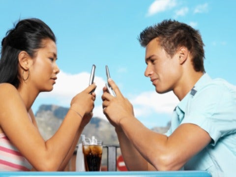 10 Rules For Texting And Dating