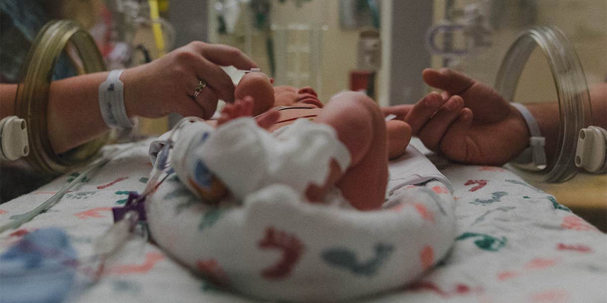 infant in nicu