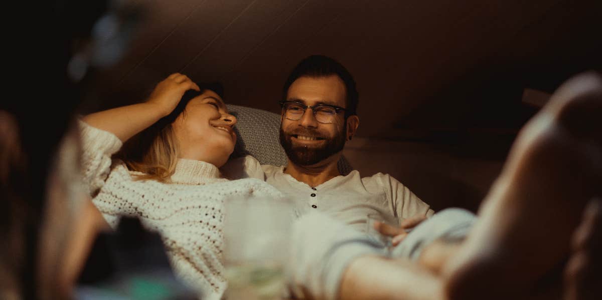 How To Effectively Complain To Your Loved Ones couple snuggling lovingly
