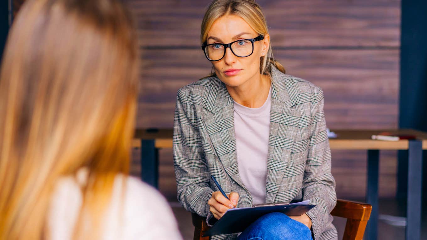 Tiny Red Flags That Make A Therapist Worry About Your Relationship therapist worried about woman's relationship