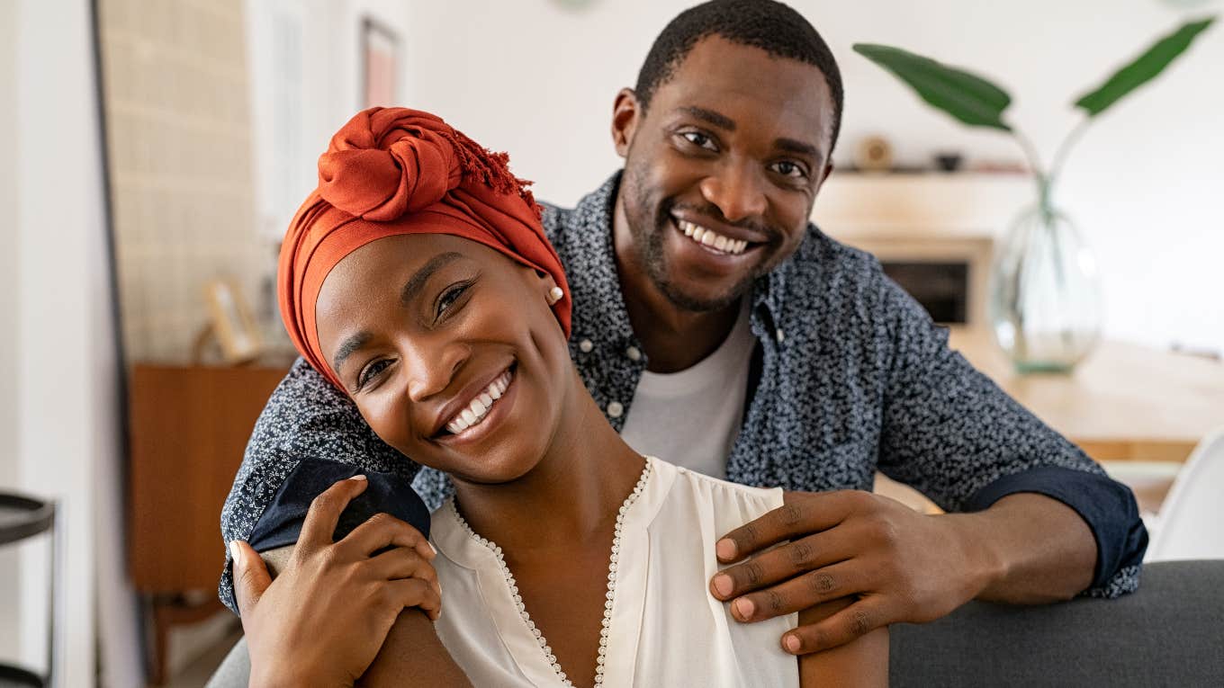 16 Things Couples That Stay Together For Life Do Differently happy couple smiling