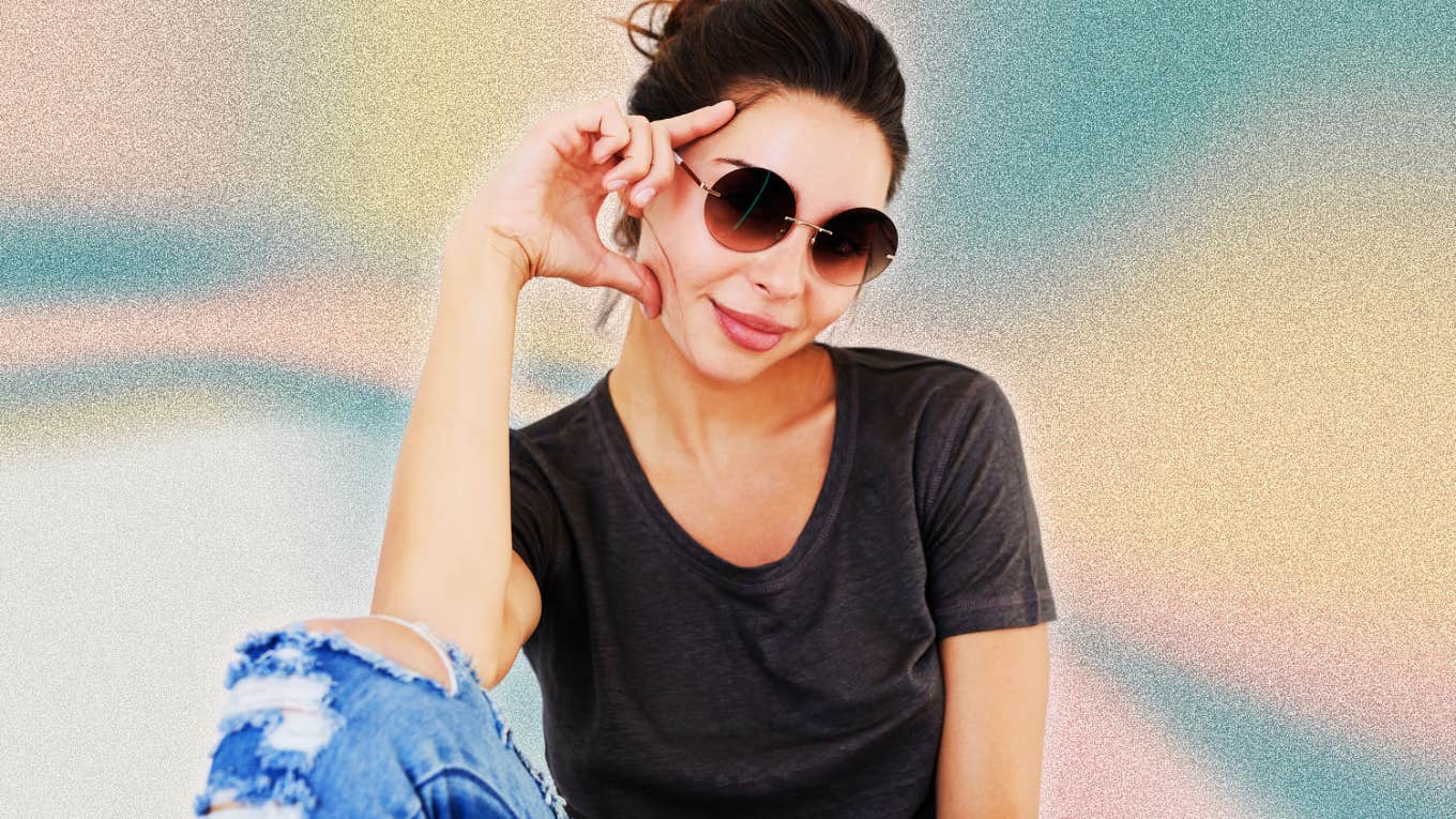 4 Tiny Things Every Man Wants In A Woman, No Question Independent woman, in sunglasses radiating