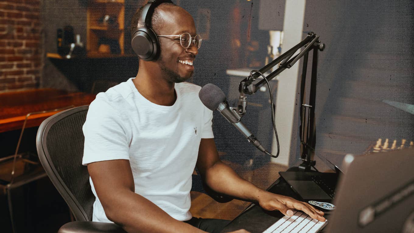 6 Tiny Habits Of The Most Consistent People Man creating content