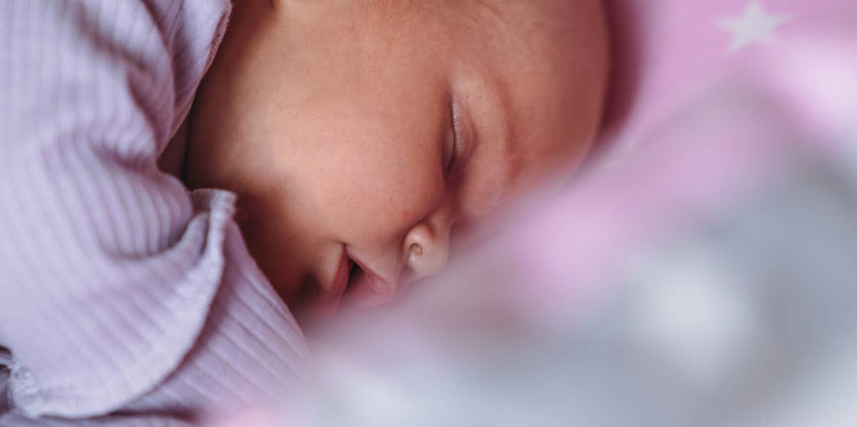The Reason This Newborn Photo Went Viral Is Actually Pretty Gross newborn baby