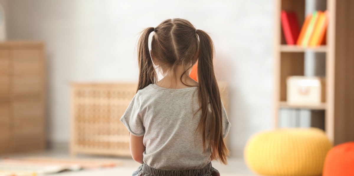 3 Common Parenting Myths That Can Brutally Hurt Children sad girl