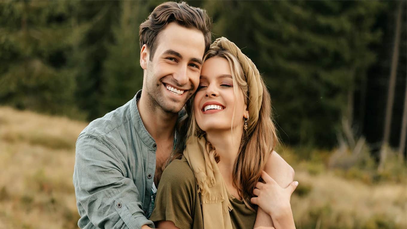 5 Tiny Things People In The Best Relationships Do For Each Other Every Day happy couple