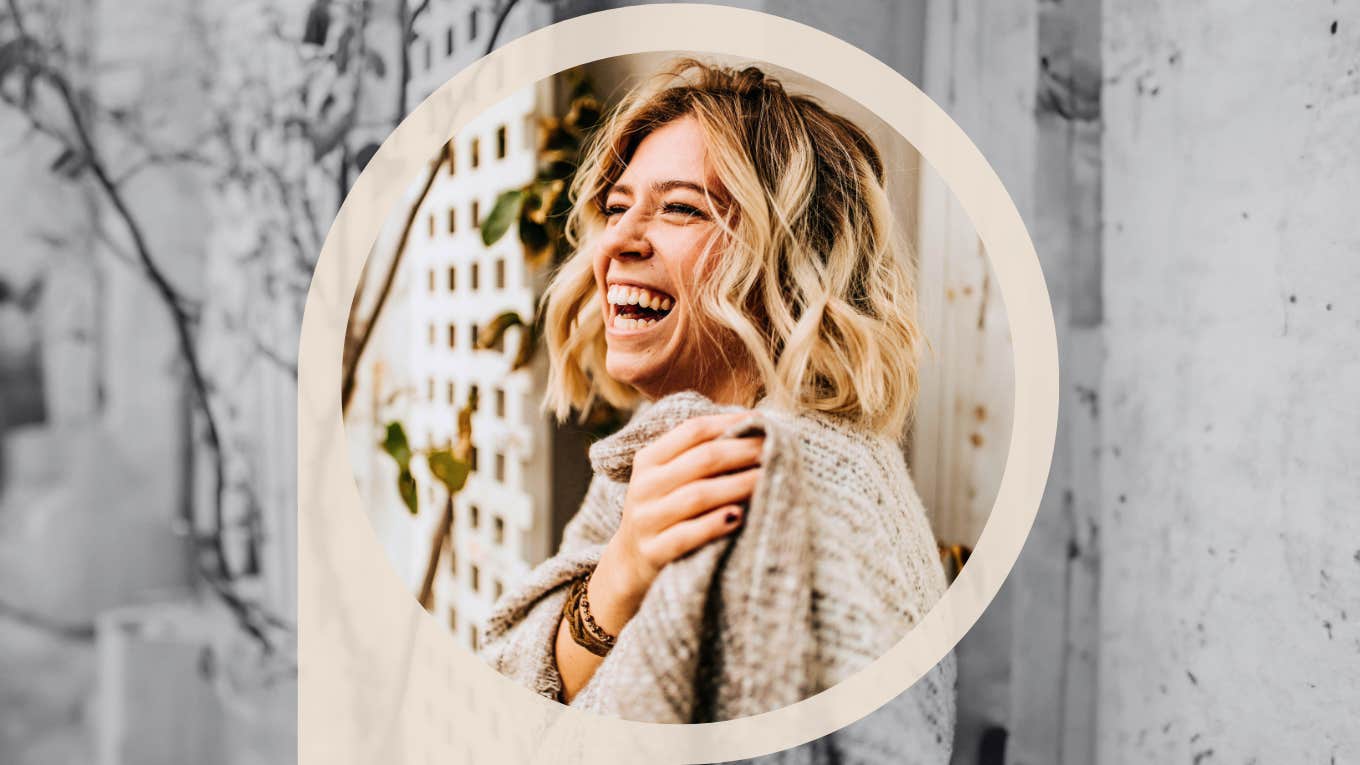 6 Tiny Mistakes You Make When Choosing A Dating Profile Pic Woman taking the most perfect dating profile photo