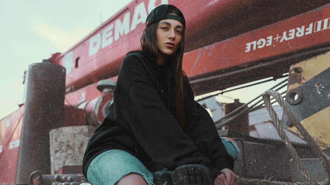 Men Go Crazy For Women Who Do These 11 Little Things Woman in her masculine era