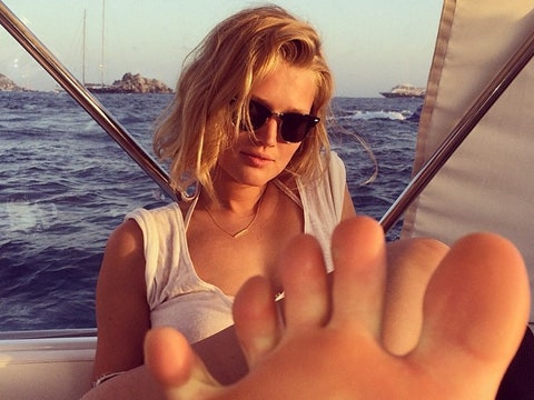 Toni Garrn Toni Garrn